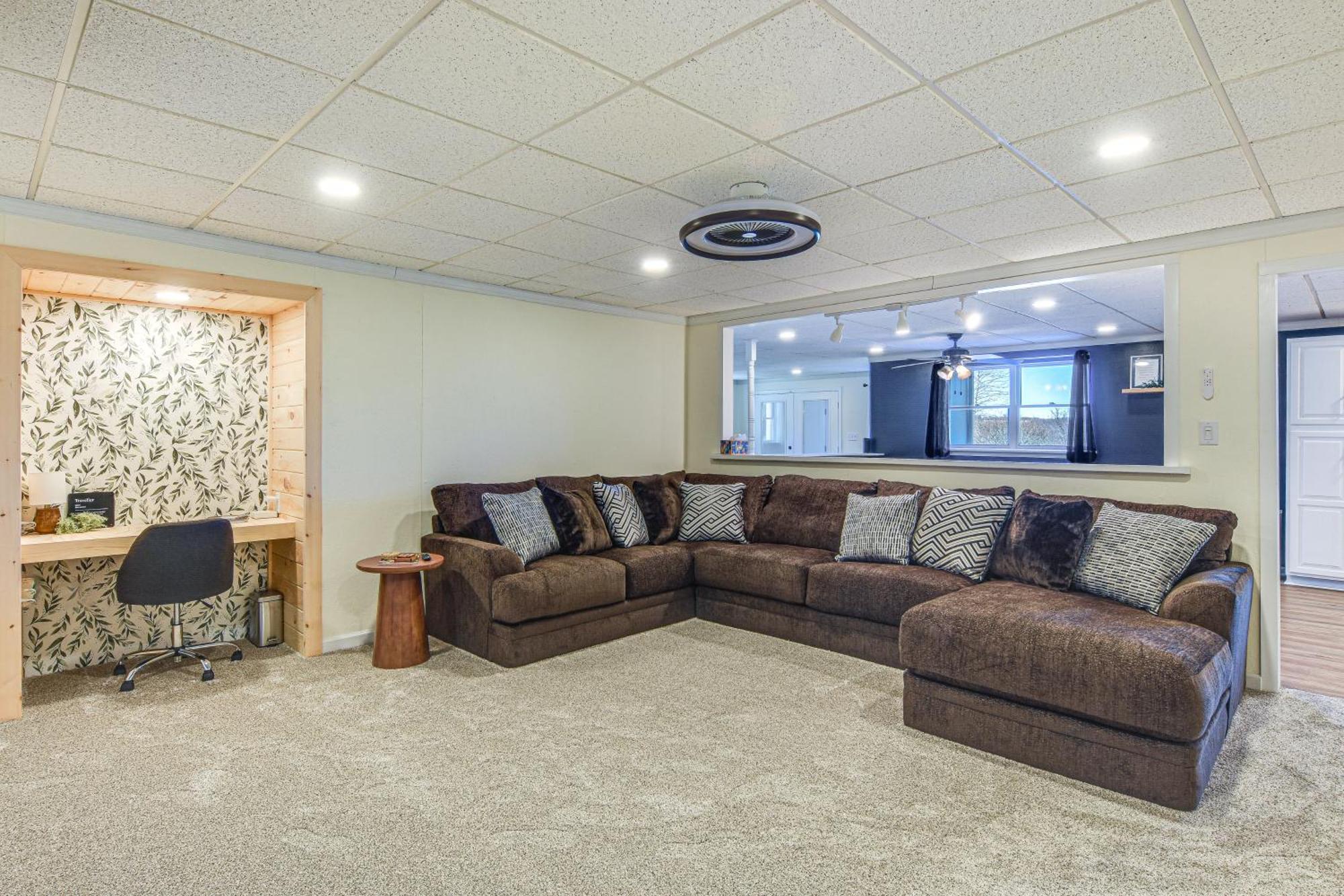 Holiday home Massive And Modern Getaway On 23 Acres!
