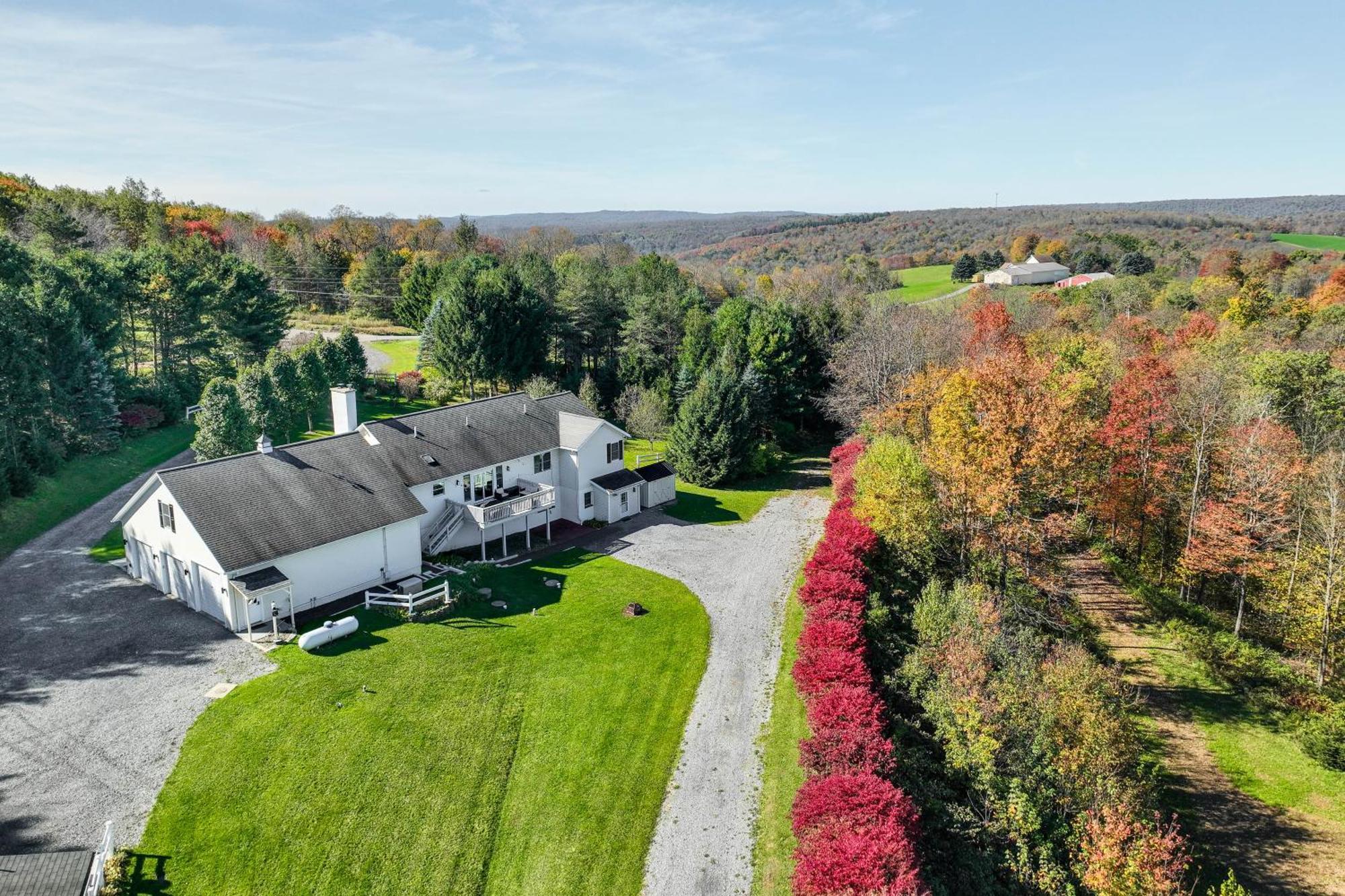 Massive And Modern Getaway On 23 Acres! * Coudersport